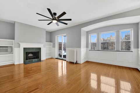 Tiny photo for 851 W Belle Plaine Avenue #2W, Chicago, IL 60613 (MLS # 12593415)