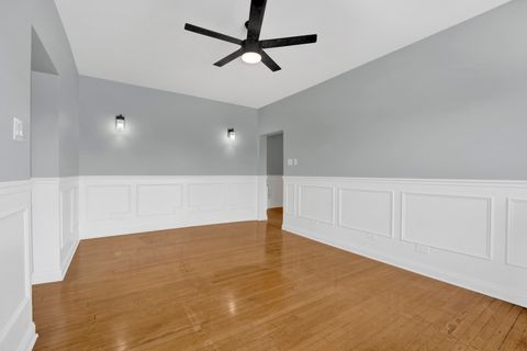 Tiny photo for 851 W Belle Plaine Avenue #2W, Chicago, IL 60613 (MLS # 12593415)