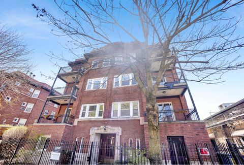 Photo of 851 W Belle Plaine Avenue #2W, Chicago, IL 60613 (MLS # 12593415)