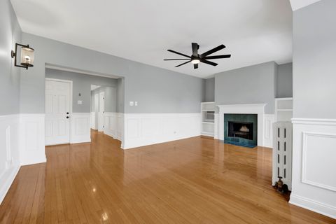 Tiny photo for 851 W Belle Plaine Avenue #2W, Chicago, IL 60613 (MLS # 12593415)