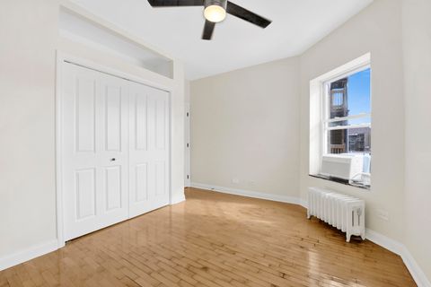 Tiny photo for 851 W Belle Plaine Avenue #2W, Chicago, IL 60613 (MLS # 12593415)