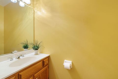 Tiny photo for 303 Reserve Circle, Clarendon Hills, IL 60514 (MLS # 12515650)