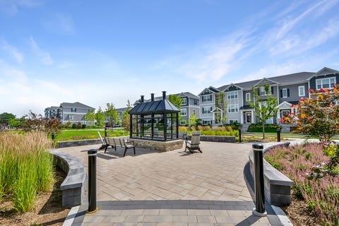 Tiny photo for 2129 Yellowstone Boulevard, Mundelein, IL 60060 (MLS # 12692111)