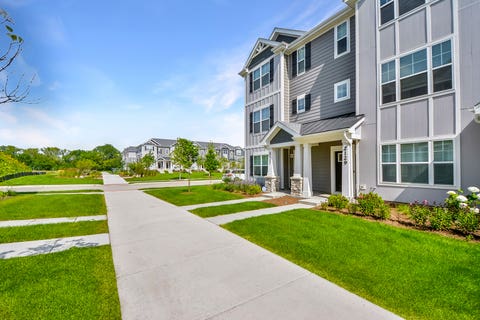 Tiny photo for 2129 Yellowstone Boulevard, Mundelein, IL 60060 (MLS # 12692111)