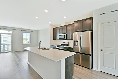 Tiny photo for 2129 Yellowstone Boulevard, Mundelein, IL 60060 (MLS # 12692111)