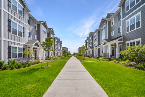 Tiny photo for 2129 Yellowstone Boulevard, Mundelein, IL 60060 (MLS # 12692111)