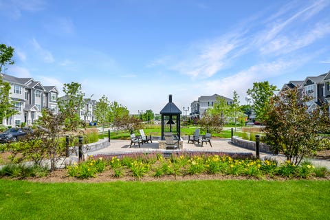 Tiny photo for 2129 Yellowstone Boulevard, Mundelein, IL 60060 (MLS # 12692111)