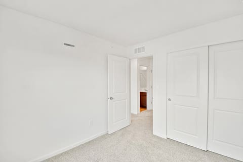 Tiny photo for 2129 Yellowstone Boulevard, Mundelein, IL 60060 (MLS # 12692111)