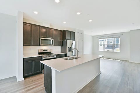 Tiny photo for 2129 Yellowstone Boulevard, Mundelein, IL 60060 (MLS # 12692111)
