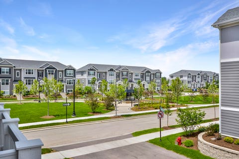 Tiny photo for 2129 Yellowstone Boulevard, Mundelein, IL 60060 (MLS # 12692111)