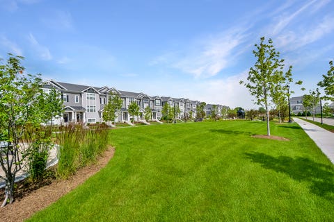 Tiny photo for 2129 Yellowstone Boulevard, Mundelein, IL 60060 (MLS # 12692111)