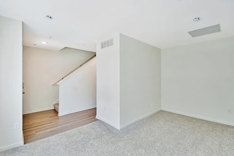 Tiny photo for 2129 Yellowstone Boulevard, Mundelein, IL 60060 (MLS # 12692111)