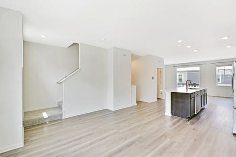 Tiny photo for 2129 Yellowstone Boulevard, Mundelein, IL 60060 (MLS # 12692111)