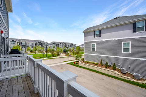 Tiny photo for 2129 Yellowstone Boulevard, Mundelein, IL 60060 (MLS # 12692111)