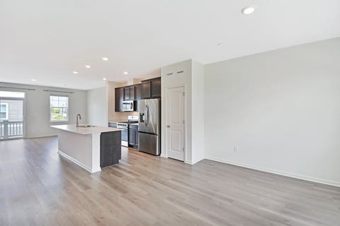 Tiny photo for 2129 Yellowstone Boulevard, Mundelein, IL 60060 (MLS # 12692111)