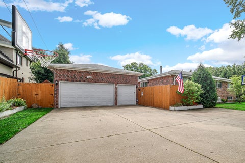 Tiny photo for 20651 N Horatio Boulevard, Lincolnshire, IL 60069 (MLS # 12575843)