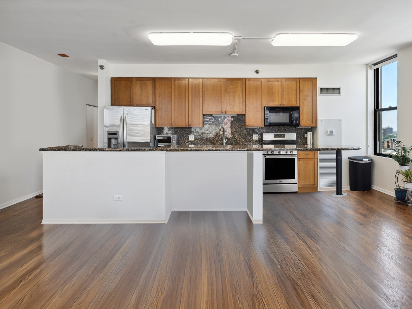 330 N JEFFERSON Street 1201