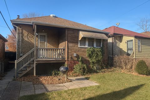 Tiny photo for 1226 Hayes Avenue, Oak Park, IL 60302 (MLS # 12524032)
