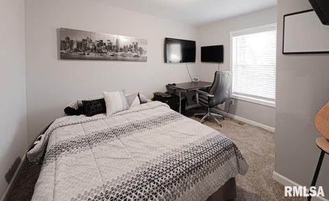 Tiny photo for 490 Beech Hollow Road, Harrisburg, IL 62946 (MLS # EB456849)