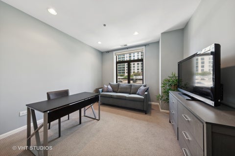 Tiny photo for 33 W HURON Street #607, Chicago, IL 60654 (MLS # 12795002)