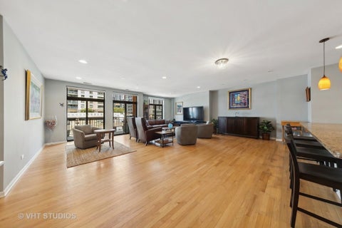 Tiny photo for 33 W HURON Street #607, Chicago, IL 60654 (MLS # 12795002)