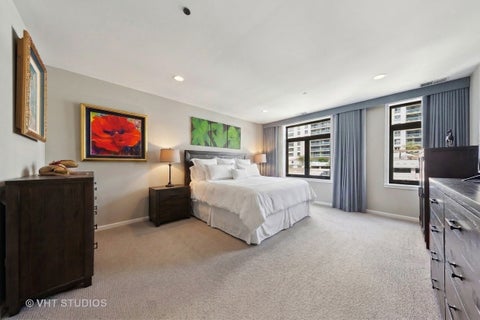 Tiny photo for 33 W HURON Street #607, Chicago, IL 60654 (MLS # 12795002)