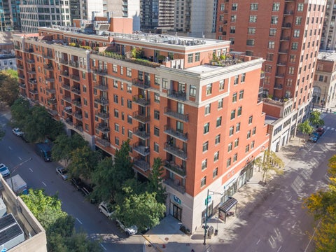 Tiny photo for 33 W HURON Street #607, Chicago, IL 60654 (MLS # 12795002)