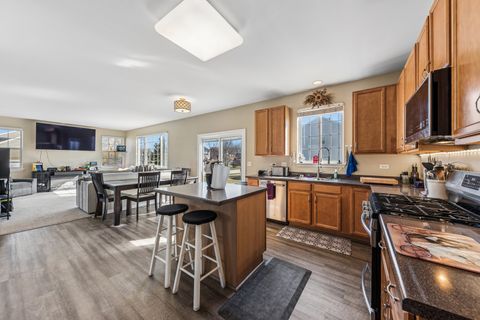 Tiny photo for 543 Sparrow Court, Lindenhurst, IL 60046 (MLS # 12583692)