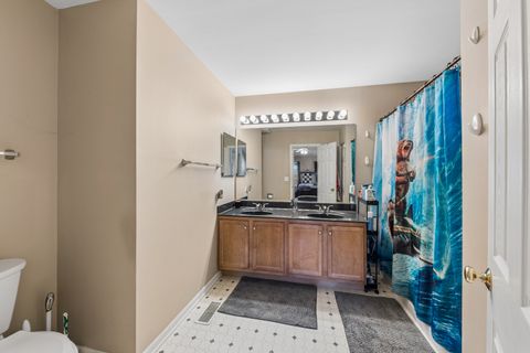 Tiny photo for 543 Sparrow Court, Lindenhurst, IL 60046 (MLS # 12583692)