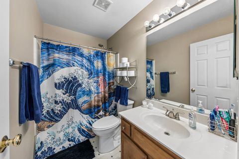 Tiny photo for 543 Sparrow Court, Lindenhurst, IL 60046 (MLS # 12583692)