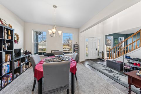 Tiny photo for 543 Sparrow Court, Lindenhurst, IL 60046 (MLS # 12583692)