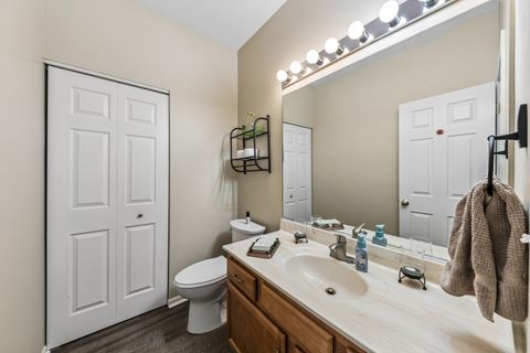 Tiny photo for 543 Sparrow Court, Lindenhurst, IL 60046 (MLS # 12583692)