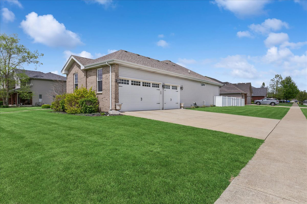 1015 Meadow Path