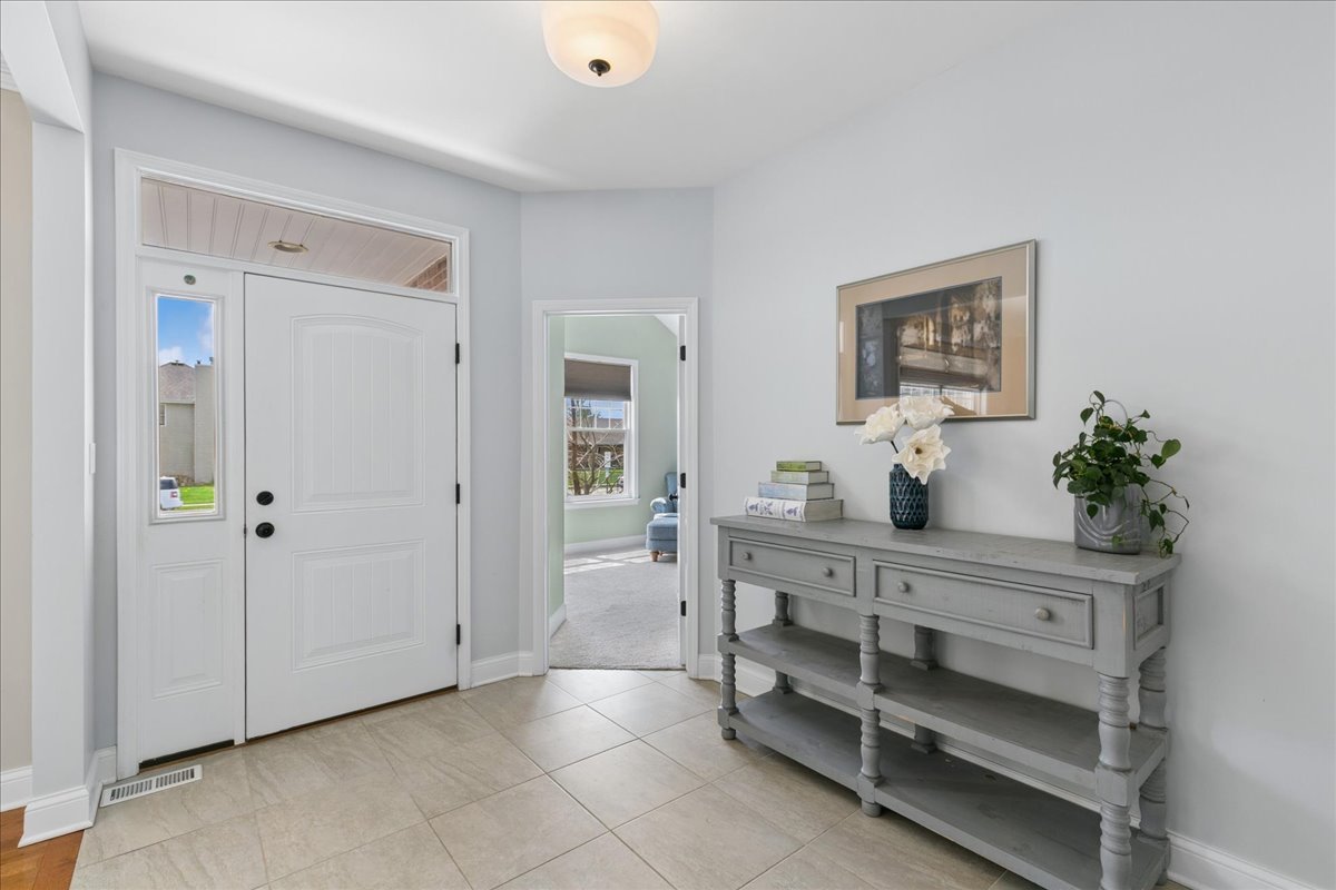 1015 Meadow Path