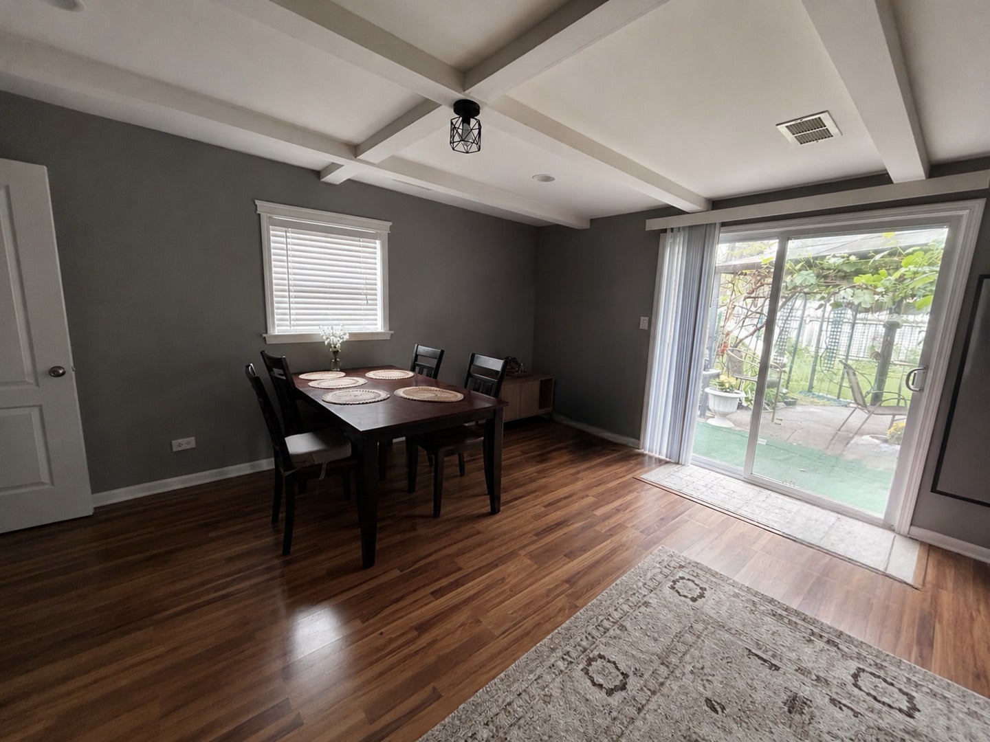 324 N EMERALD Avenue