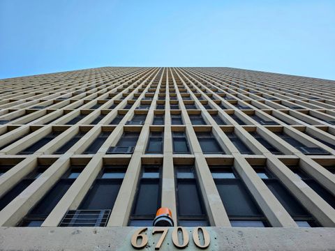 6700 S South Shore Drive 18K Chicago IL 60649
