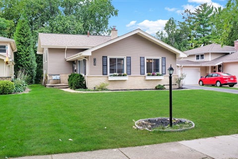 Tiny photo for 130 S Milton Avenue, Glen Ellyn, IL 60137 (MLS # 12764774)