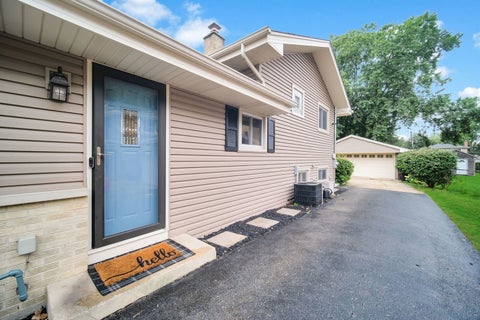 Tiny photo for 130 S Milton Avenue, Glen Ellyn, IL 60137 (MLS # 12764774)