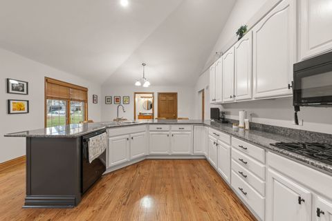 Tiny photo for 393 E 16th Place, Lombard, IL 60148 (MLS # 12541604)