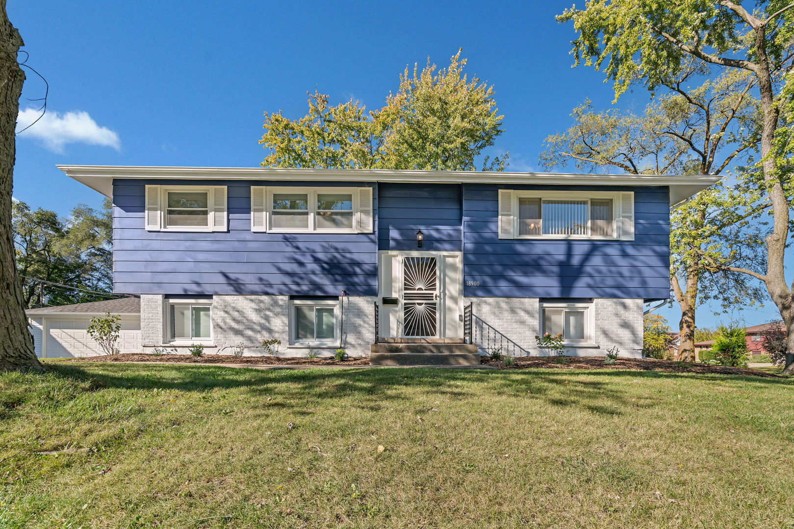 18900 Loras Lane
