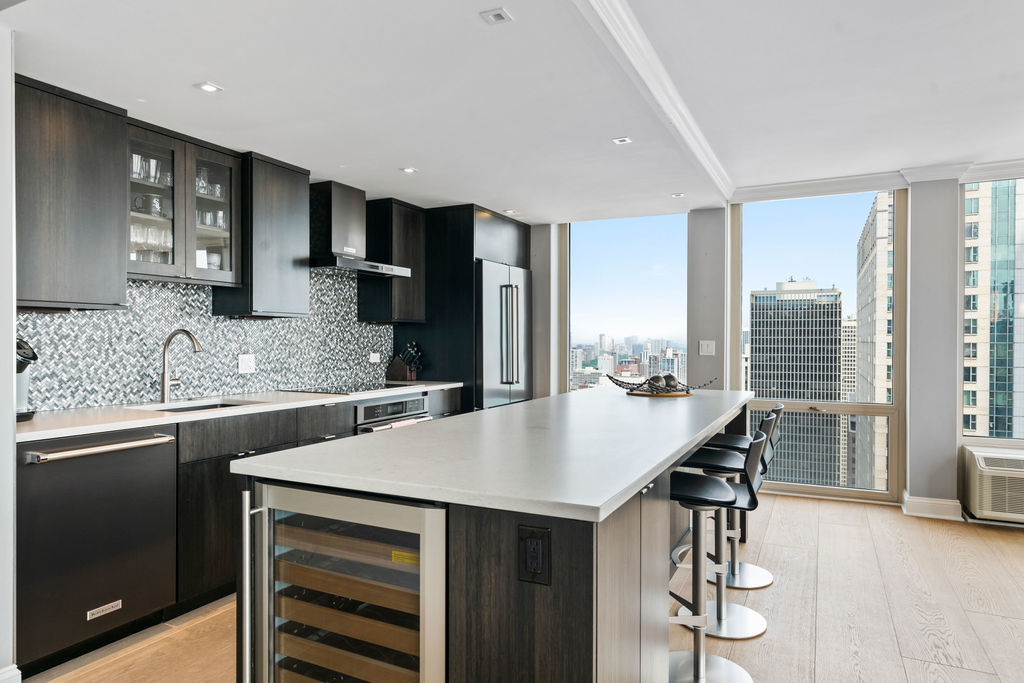 111 E Chestnut Street 38A