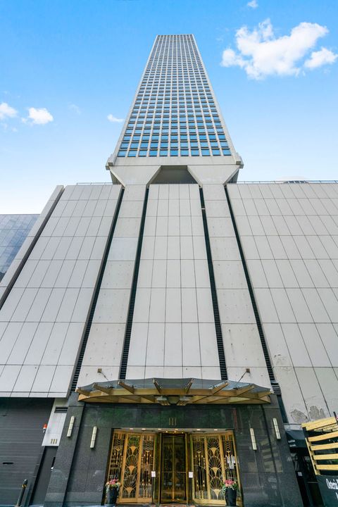 111 E Chestnut Street 38A Chicago IL 60611