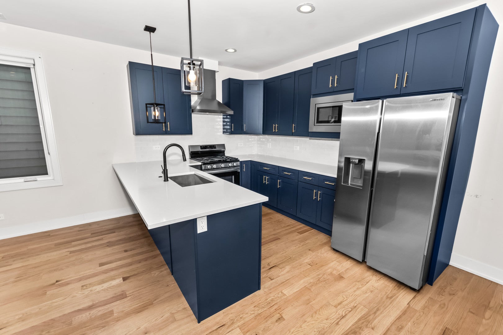 1738 W 17th Street 2