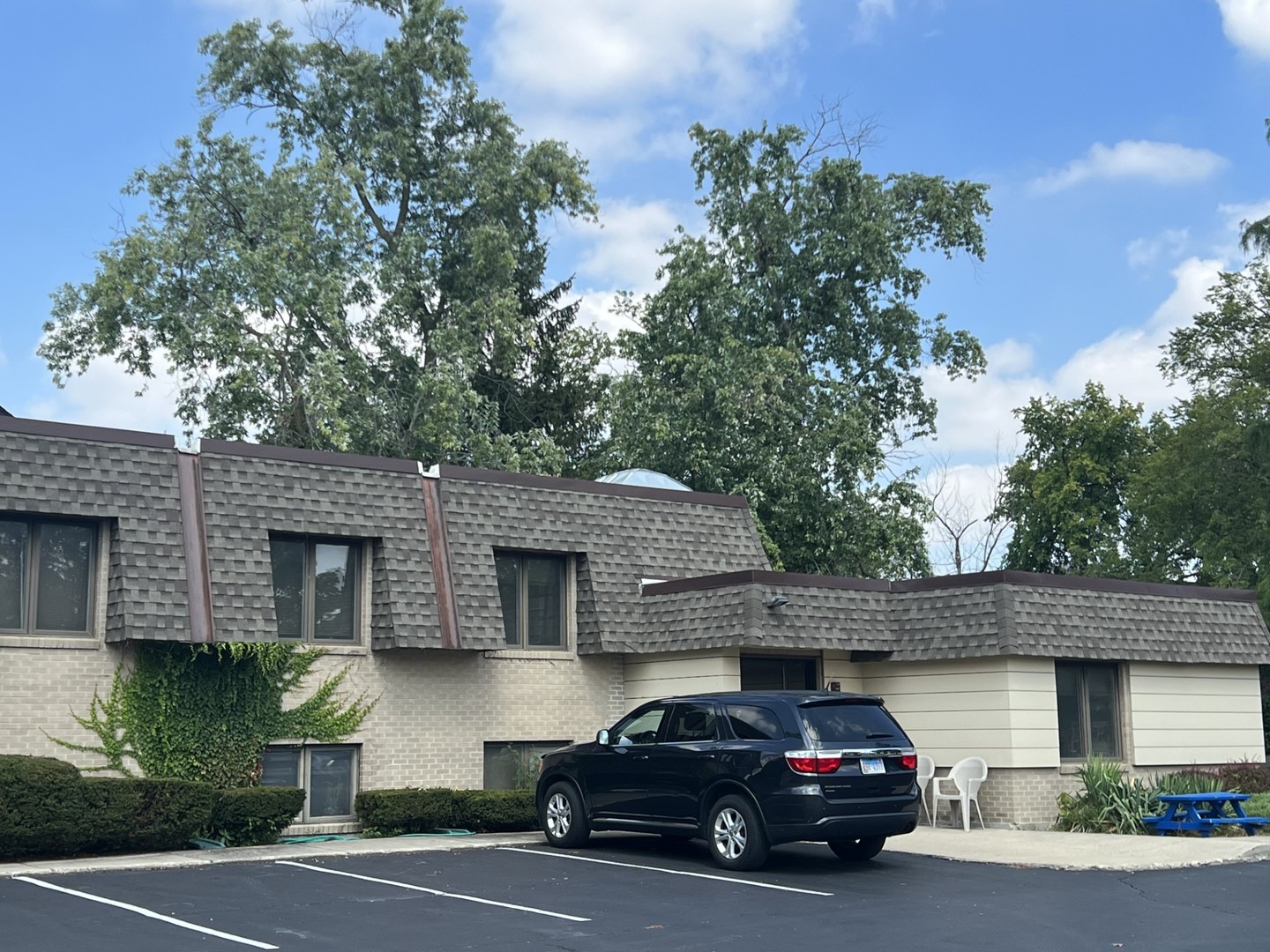 240 N West Avenue