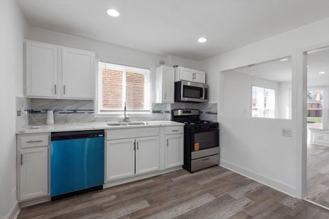 Tiny photo for 519 Bellwood Avenue, Bellwood, IL 60104 (MLS # 12601645)