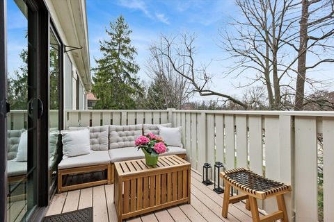 Tiny photo for 1675 Grosvenor Circle #C, Wheaton, IL 60189 (MLS # 12600133)