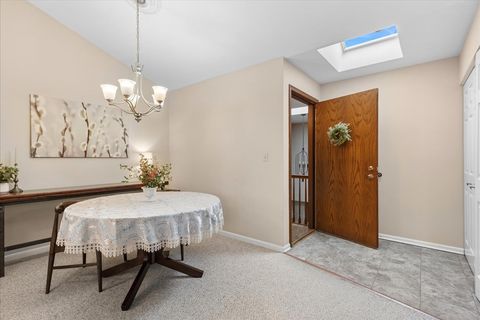 Tiny photo for 1675 Grosvenor Circle #C, Wheaton, IL 60189 (MLS # 12600133)