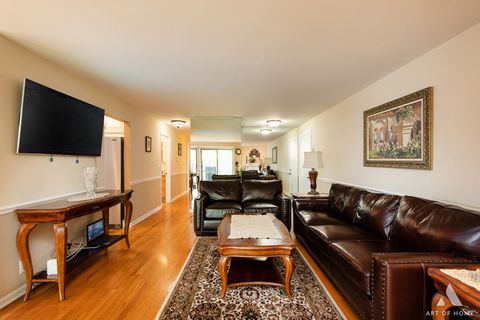Tiny photo for 2950 NORTHAMPTON Drive #B1, Rolling Meadows, IL 60008 (MLS # 12473024)