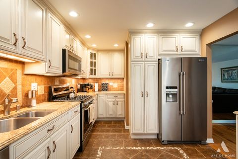 Tiny photo for 2950 NORTHAMPTON Drive #B1, Rolling Meadows, IL 60008 (MLS # 12473024)