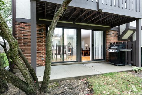 Tiny photo for 2950 NORTHAMPTON Drive #B1, Rolling Meadows, IL 60008 (MLS # 12473024)